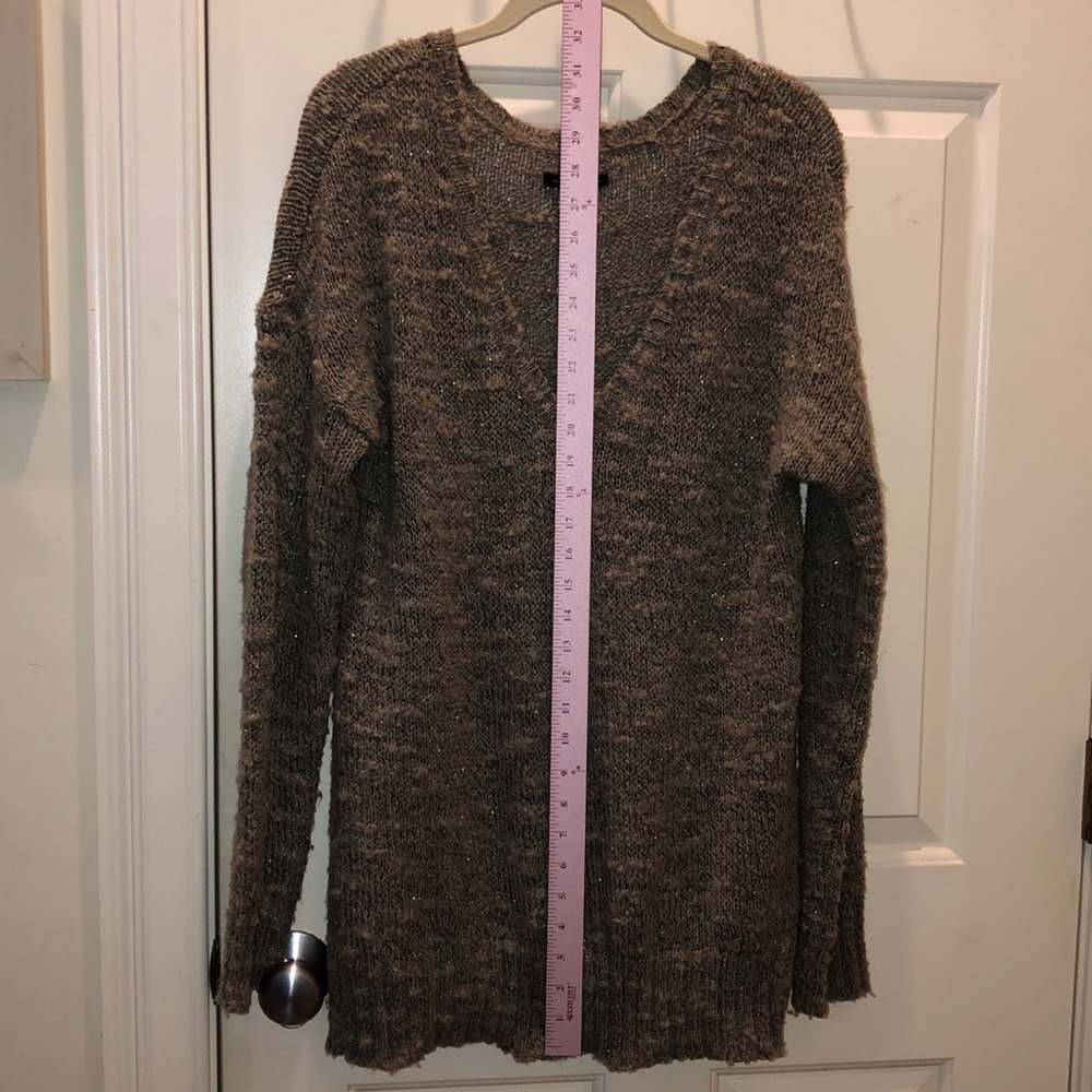 Beige XL sweater with gold detail from AE